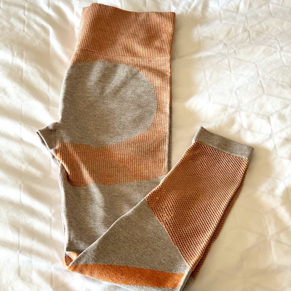 SOLD!!! Compression Fit Athletic Leggings